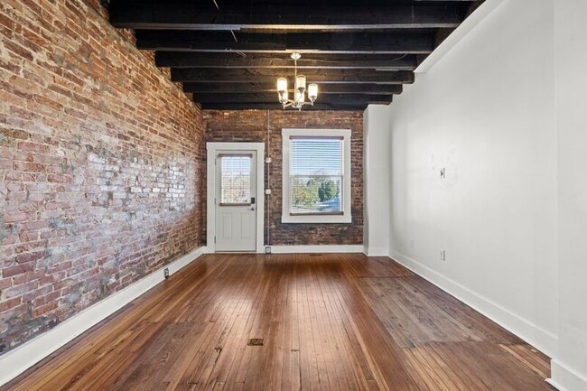 Photo - 1683 E Main St