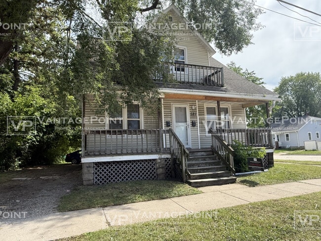 Building Photo - 521 12th Ave