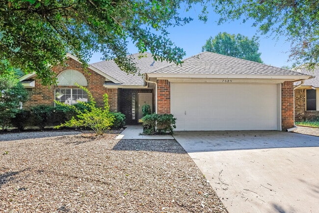 Building Photo - 7625 Mahonia Dr Rental