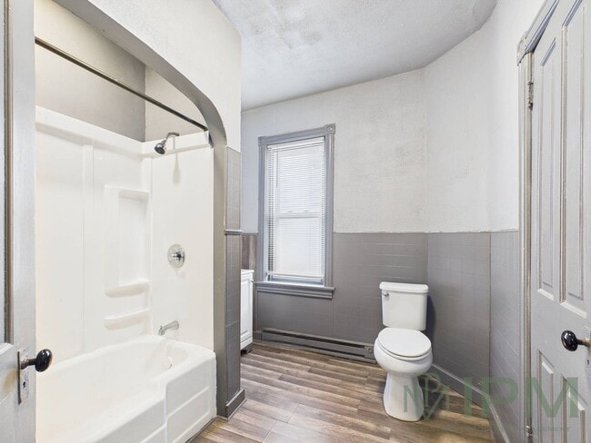 Photo - 734 Lehman St Unit 2