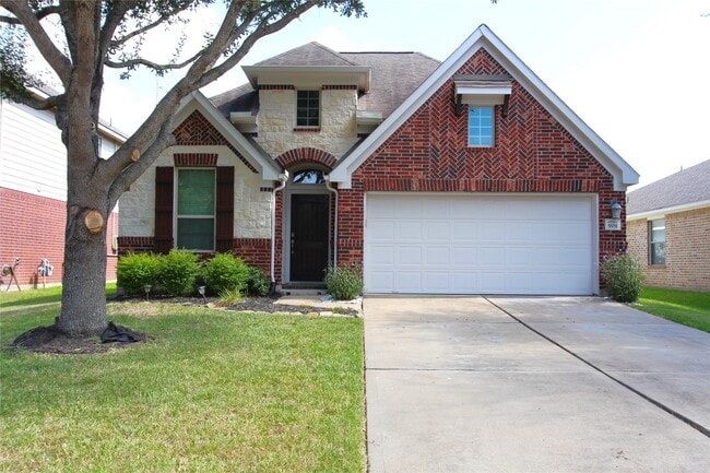 Building Photo - 5931 Wildbriar Ln
