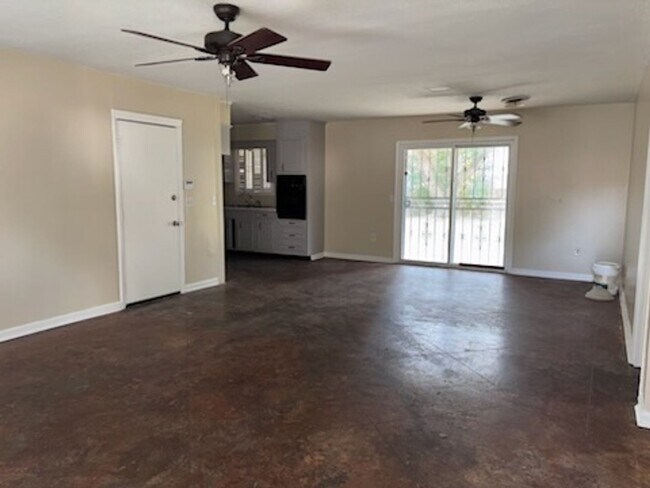 Photo - 5725 Brownlee Dr