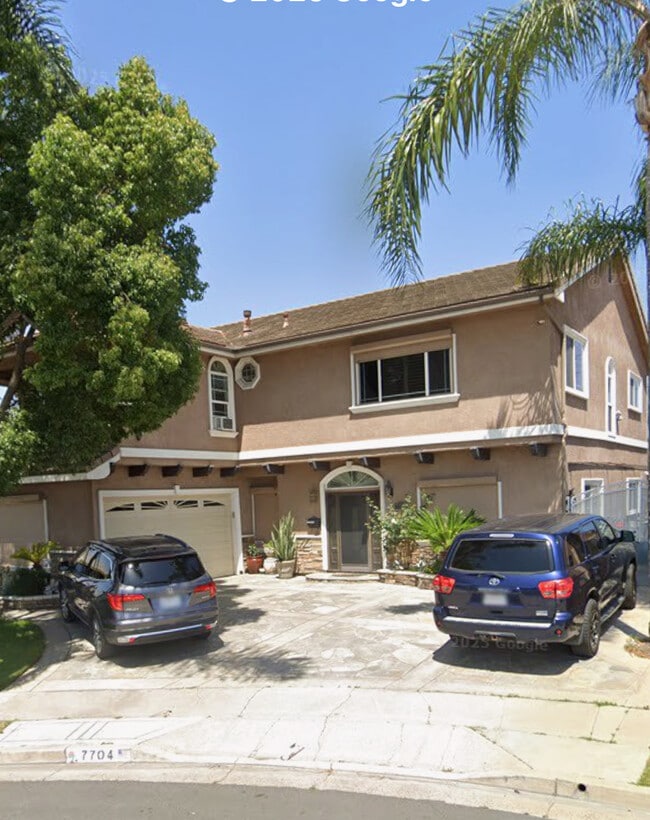 Building Photo - 7704 Lotus Cir