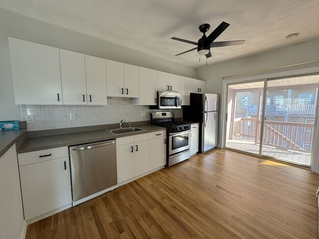 Photo - 345 Border St Unit 2