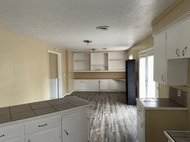 1925 Catalina Dr