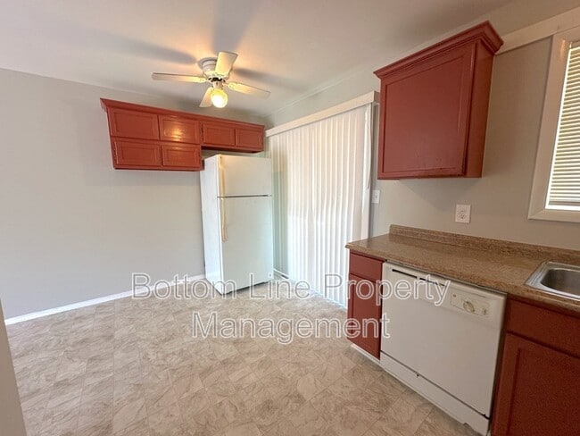 Photo - 4809 The Plaza