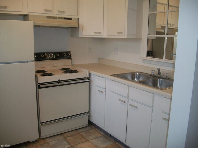 Photo - 2 br, 1 bath Apartment - Village Square
