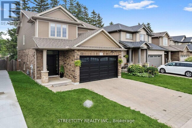 Photo - 1271 Howlett Cir