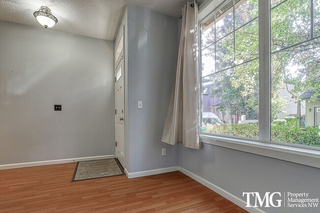 Photo - Lovely 3 Bed 2.5 Bath Home in Minnehaha Neighborhood!