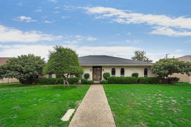 Building Photo - 5806 Everglade Rd