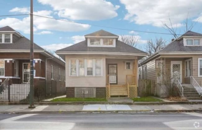 Building Photo - 1329 W 71st St Rental