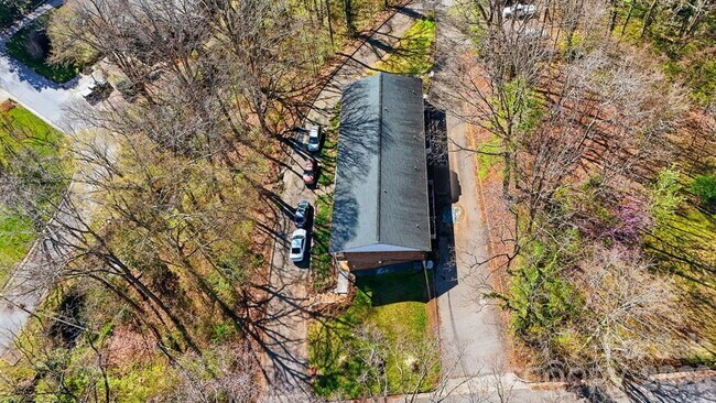 2 bedroom and 1 bath apartment