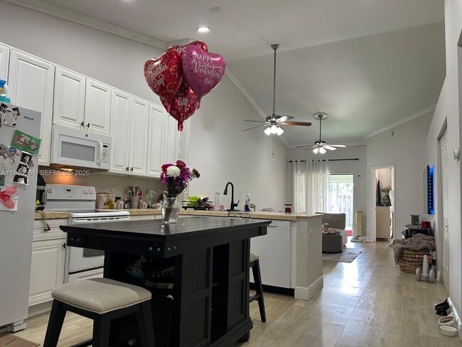 Photo - 11065 NW 38th Pl