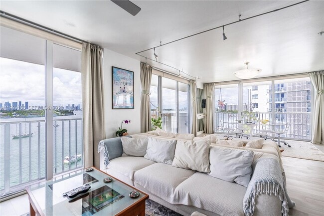 Photo - 800 West Ave Unit 946