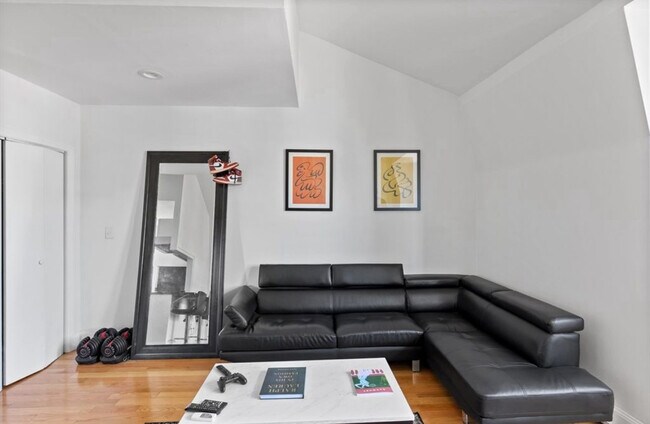 Photo - 208 Washington Ave Unit 4