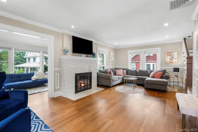 76 Chestnut Ave