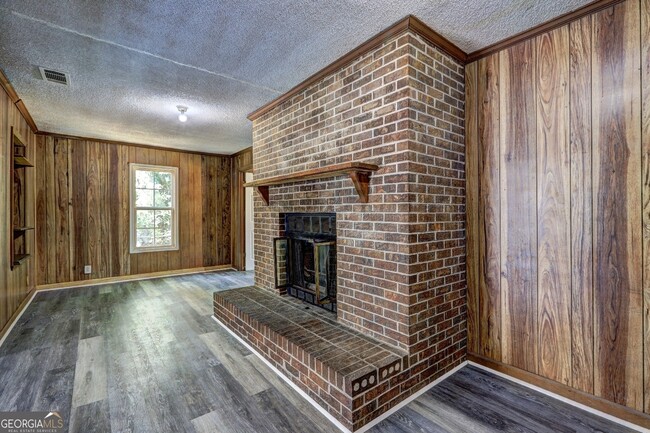 Photo - 509 Lynmore Cir