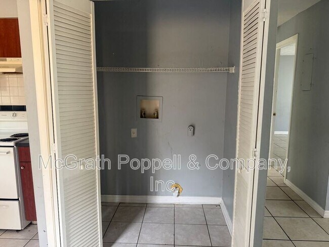 Photo - 3826 Lakeshore Dr Unit Apt B