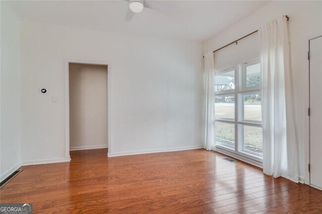 Photo - 1756 Dresden Dr