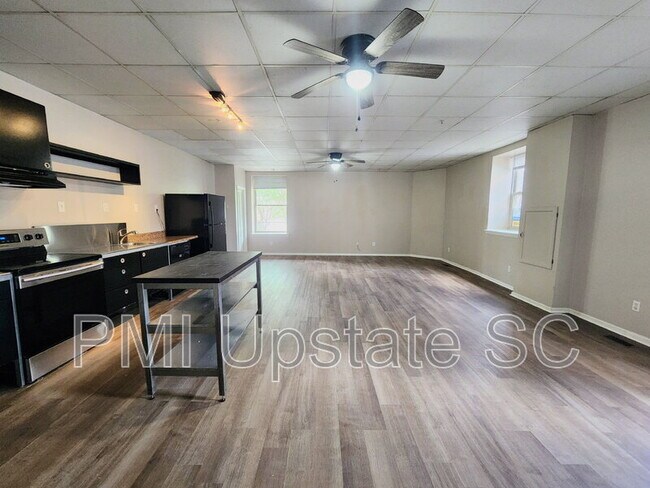 Photo - 101 Silver St Unit 101