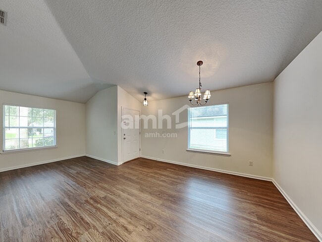 Photo - 1040 Moosehead Dr