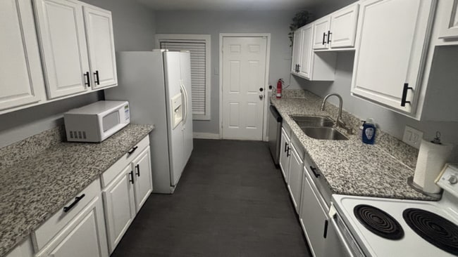 Photo - 151 Manganese St