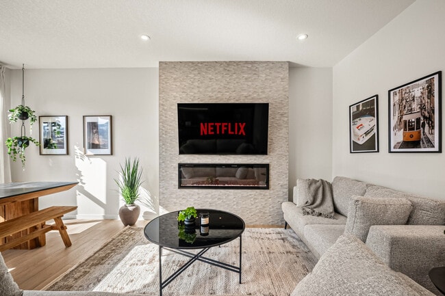 53 Edith Cres NW Unit SI ID1314558P