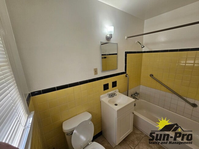 Photo - 628 Byron Ave