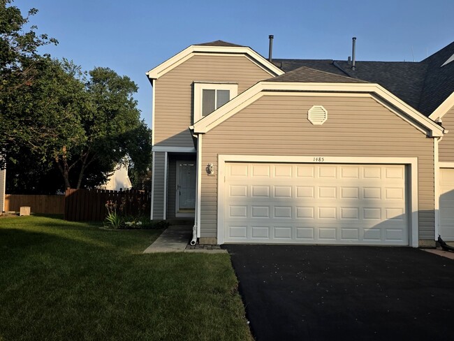 Building Photo - 1485 Exeter Ln