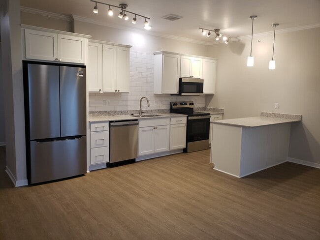 Kitchen - Brookgreen Townhomes