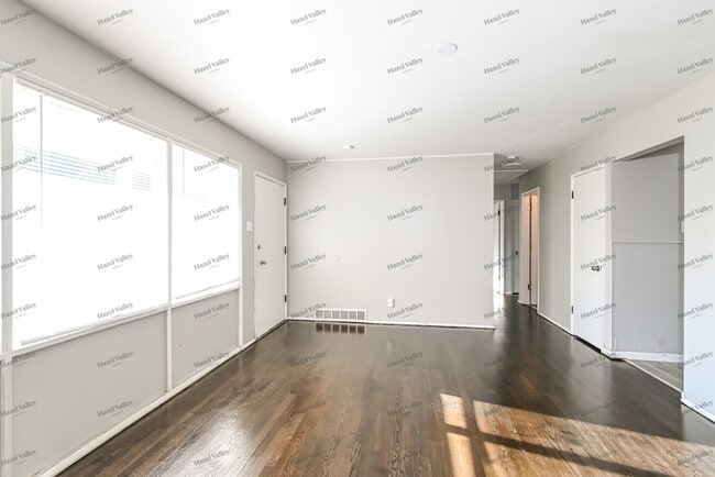 Photo - 1825 Clover Ln