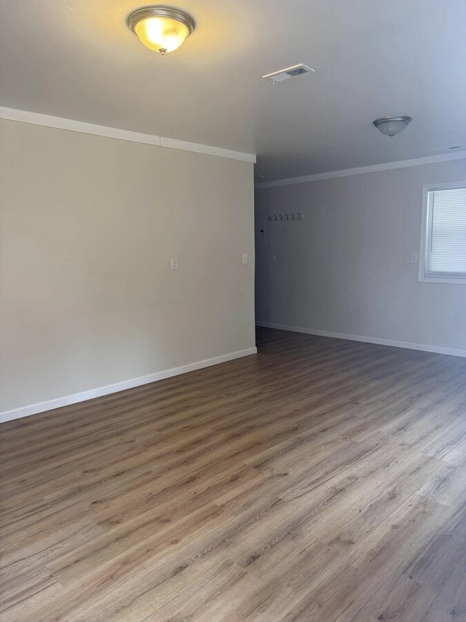 Photo - 150 Greenfield Dr