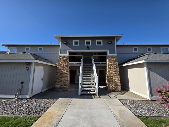 Building Photo - 6305A Chapel Hill Blvd Unit A-202