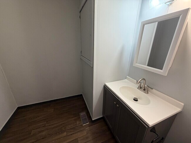 Photo - 1102 Harmon-