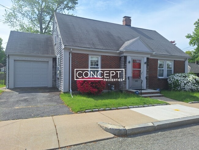 Photo - 105 Keith St