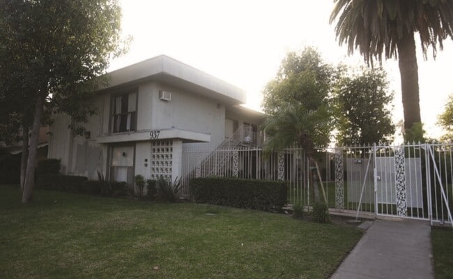 Photo - 937 S Roberts St