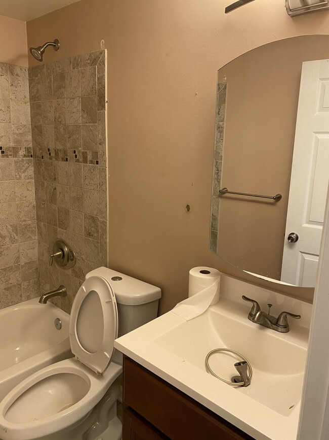 332 New St