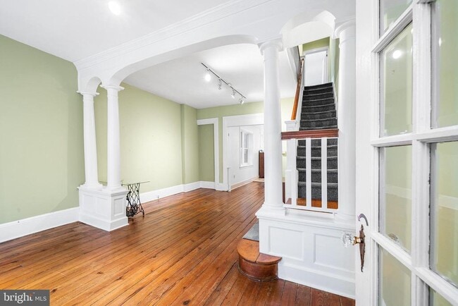 Photo - 705 S Warnock St