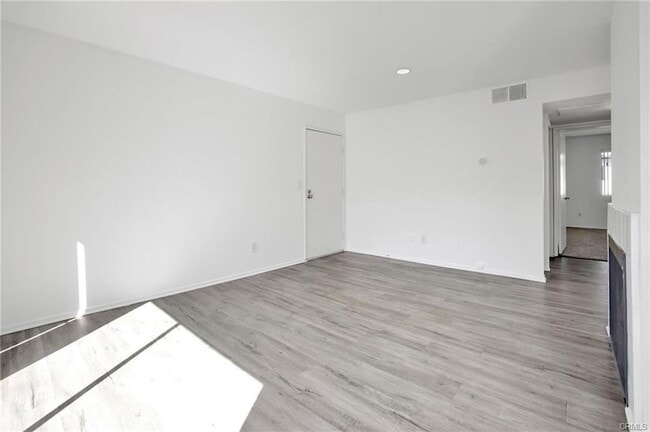 Photo - 4406 Cahuenga Blvd Unit 203