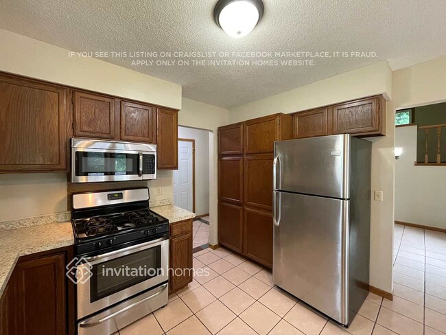 Photo - 5325 W 140th St