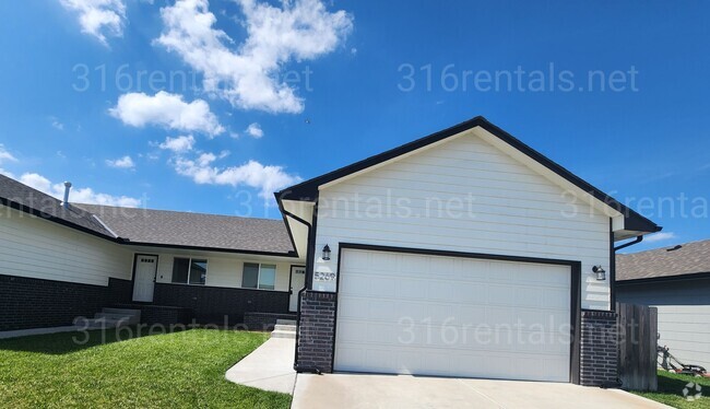 Building Photo - 5267 N Toben Ct Unit 5269 N Toben Ct Rental