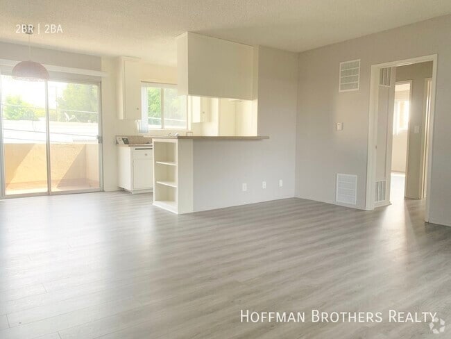 Building Photo - 1642 Barry Ave Unit 4A Rental