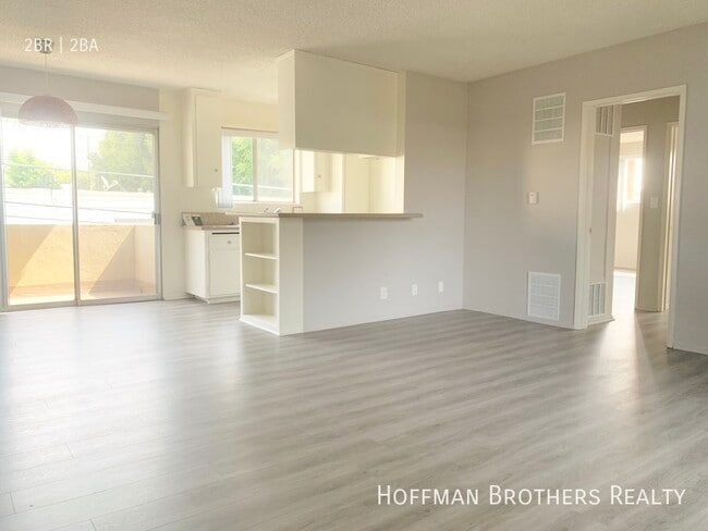 Photo - 1642 Barry Ave Unidad 4A Rental