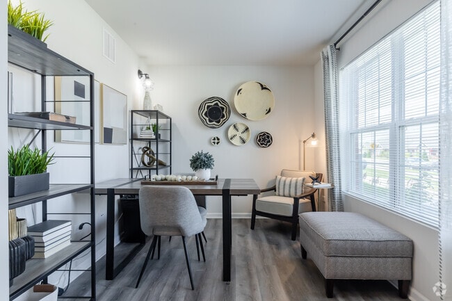 2BR , 2,5BA - Den - Orland Ridge Towns and Villas