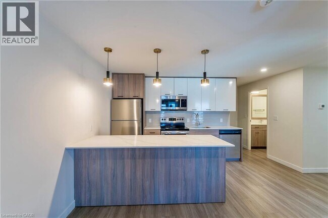 Photo - 227 Market St