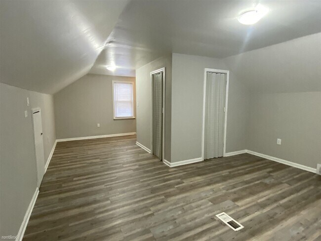 Photo - 3 br, 1.5 bath House - 18752 Kenosha St