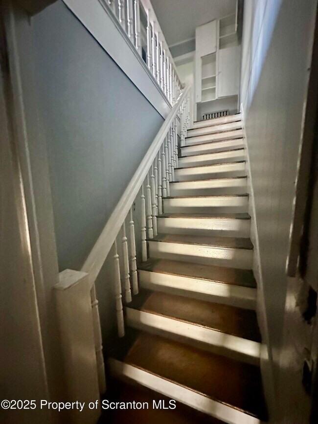 Photo - 366 S River St