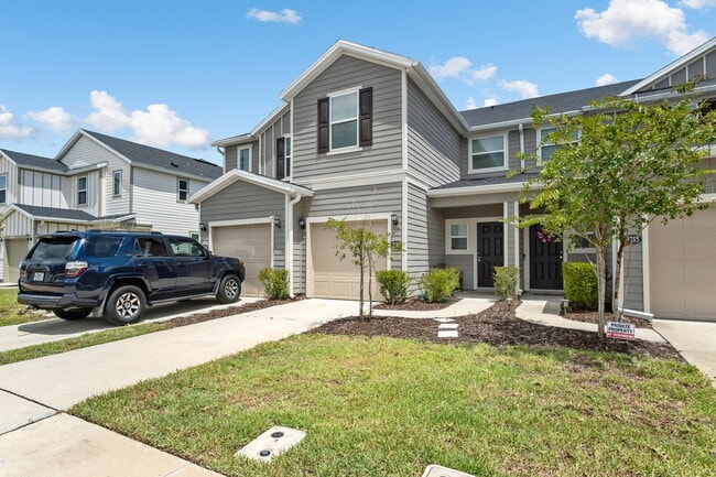 Photo - 3 Bedroom / 2.5 Bathroom Townhouse in the Meadows at Oakleaf