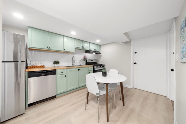 Photo - 4735 N Kilbourn Ave Unit G