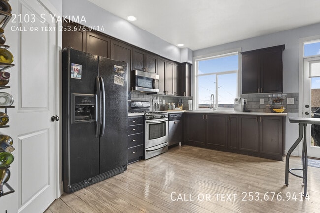 Photo - 2103 S Yakima Ave